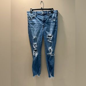 American Eagle High Rise Ripped Jeans Size 12!!